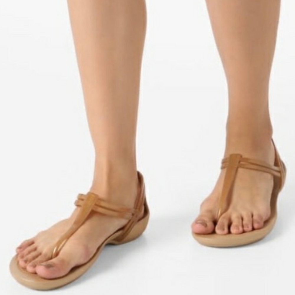 Crocs Isabella T Strap Sandals